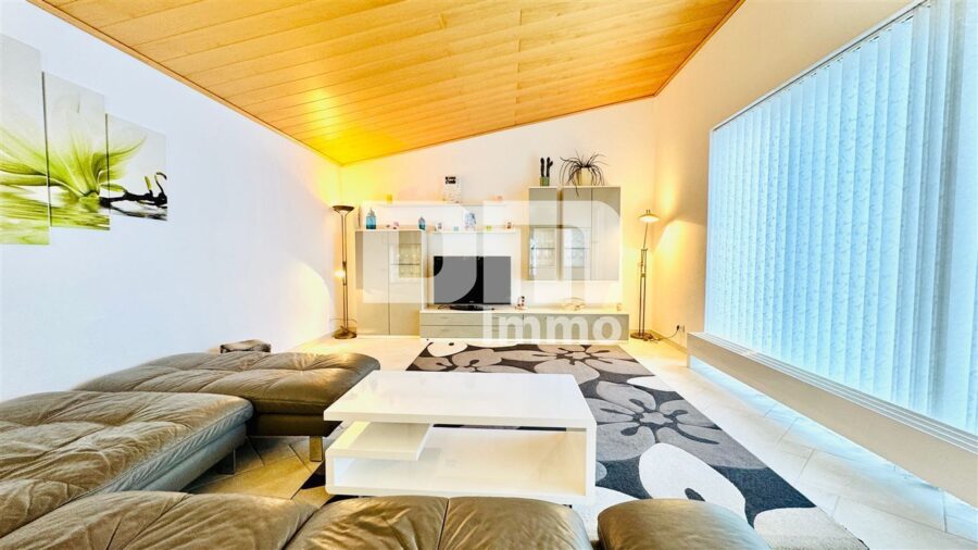 (R)eserviert! Altengerechter gepflegter Bungalow mit Gartenbereich, Terrasse, Garage - Offener Wohn / Essbereich / Zugang Terrasse